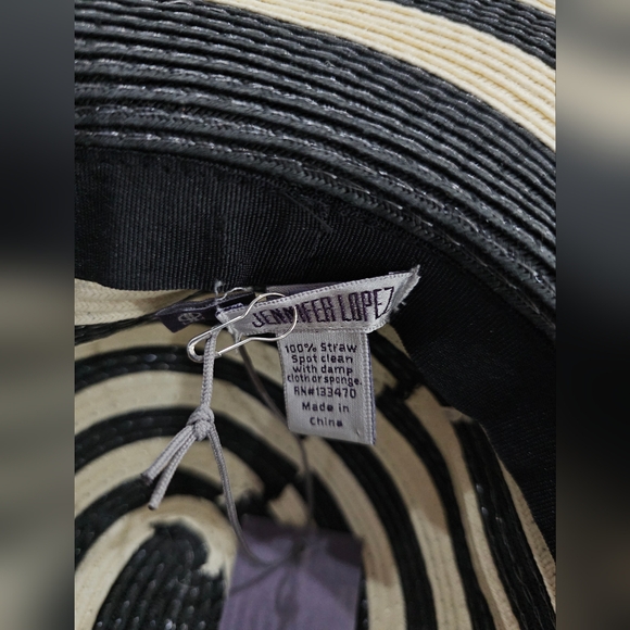 Jennifer Lopez JLO Black & Cream Straw Wide Brim Sun Hat NWT - Picture 8 of 8